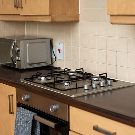 Luxury 2 Bed Apartment - Near Heathrow, Legoland, Windsor Slough Extérieur photo