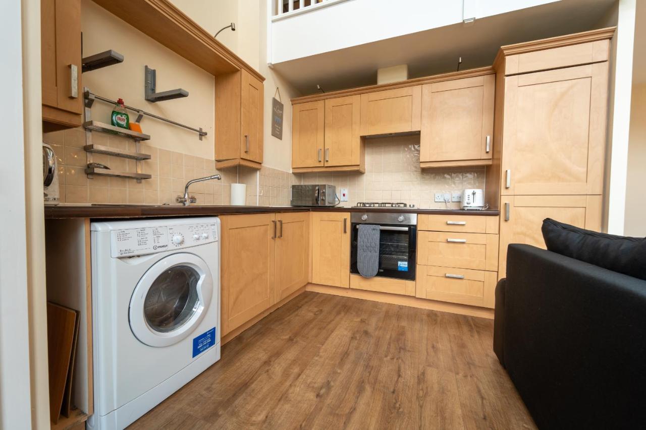 Luxury 2 Bed Apartment - Near Heathrow, Legoland, Windsor Slough Extérieur photo