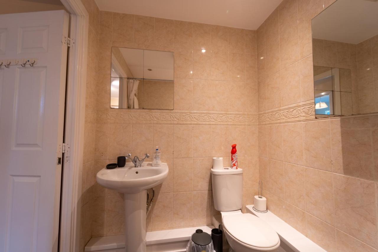 Luxury 2 Bed Apartment - Near Heathrow, Legoland, Windsor Slough Extérieur photo