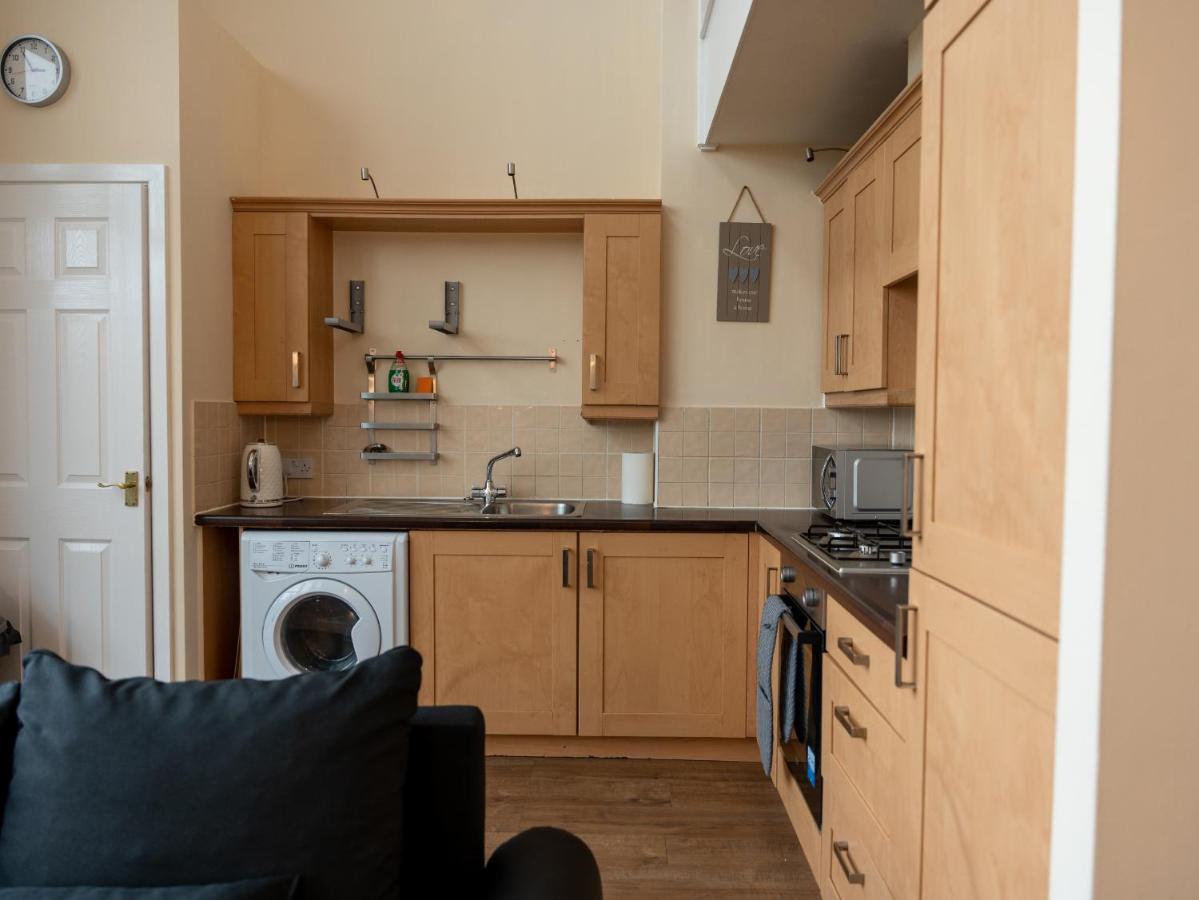 Luxury 2 Bed Apartment - Near Heathrow, Legoland, Windsor Slough Extérieur photo