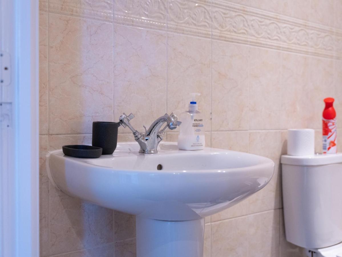 Luxury 2 Bed Apartment - Near Heathrow, Legoland, Windsor Slough Extérieur photo