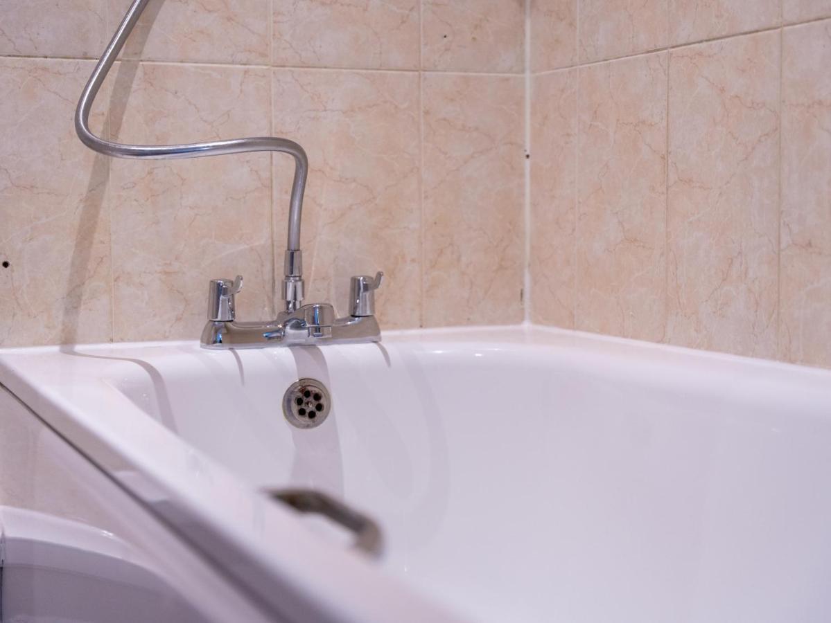 Luxury 2 Bed Apartment - Near Heathrow, Legoland, Windsor Slough Extérieur photo