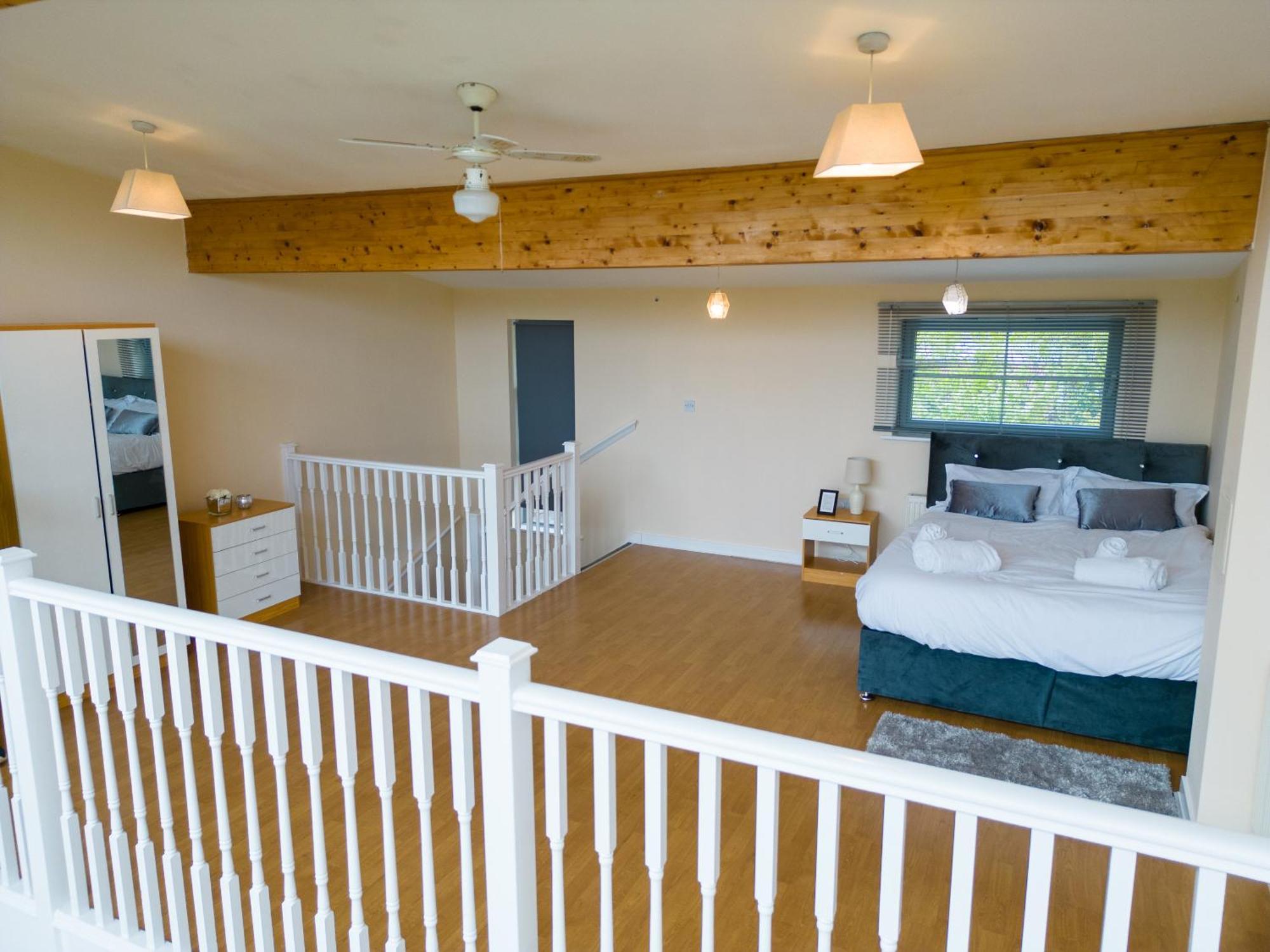 Luxury 2 Bed Apartment - Near Heathrow, Legoland, Windsor Slough Extérieur photo