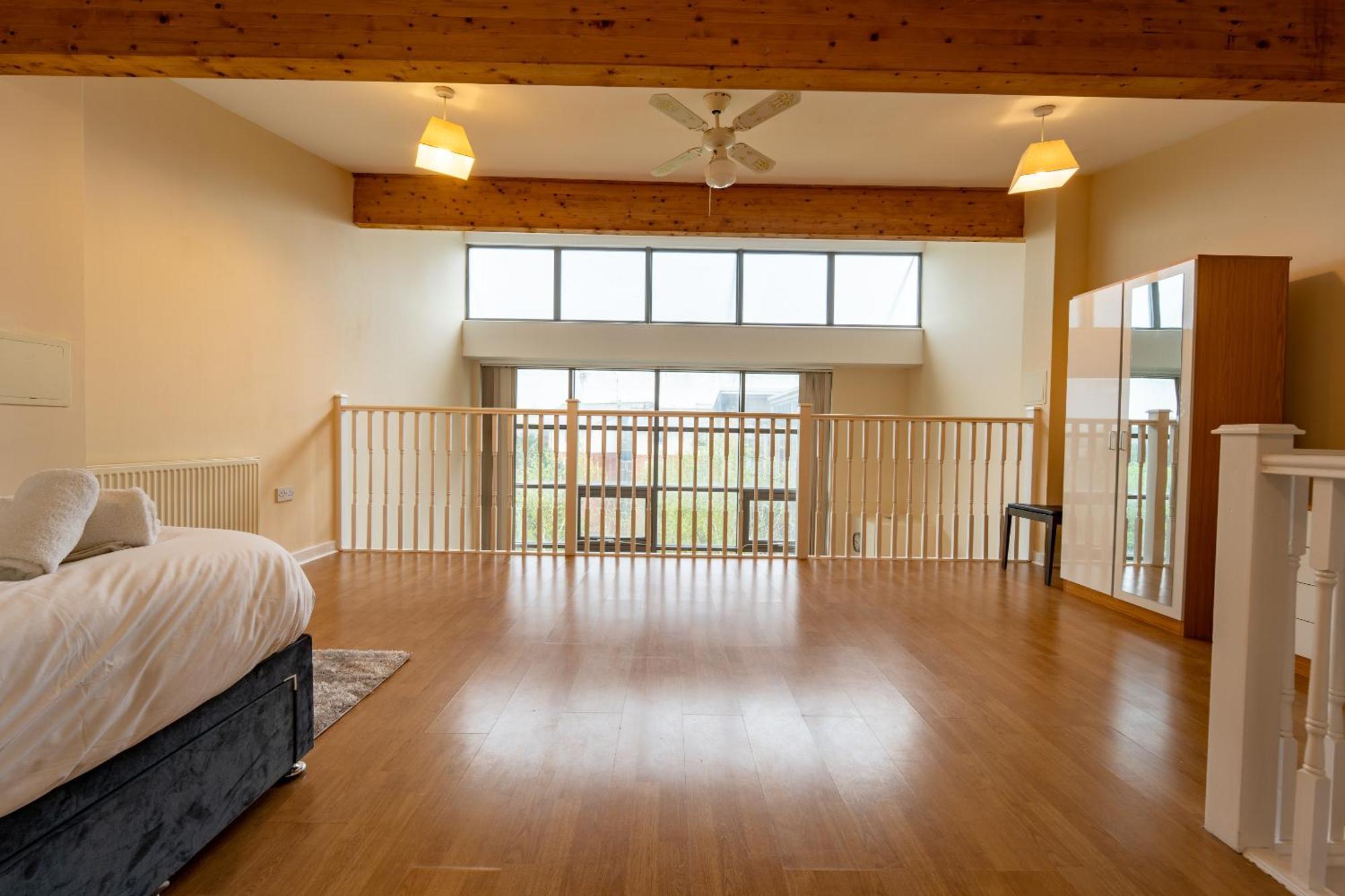 Luxury 2 Bed Apartment - Near Heathrow, Legoland, Windsor Slough Extérieur photo