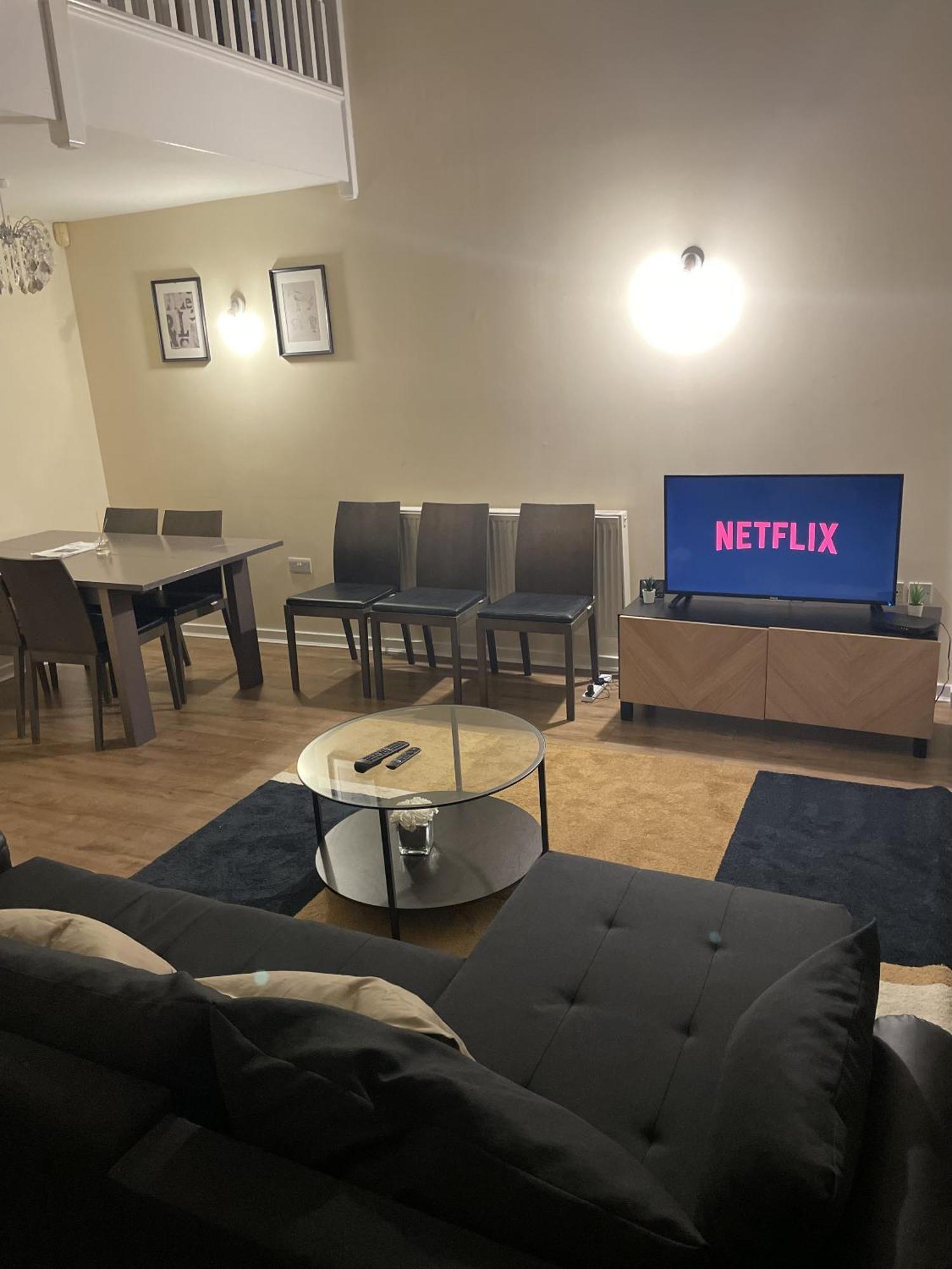 Luxury 2 Bed Apartment - Near Heathrow, Legoland, Windsor Slough Extérieur photo